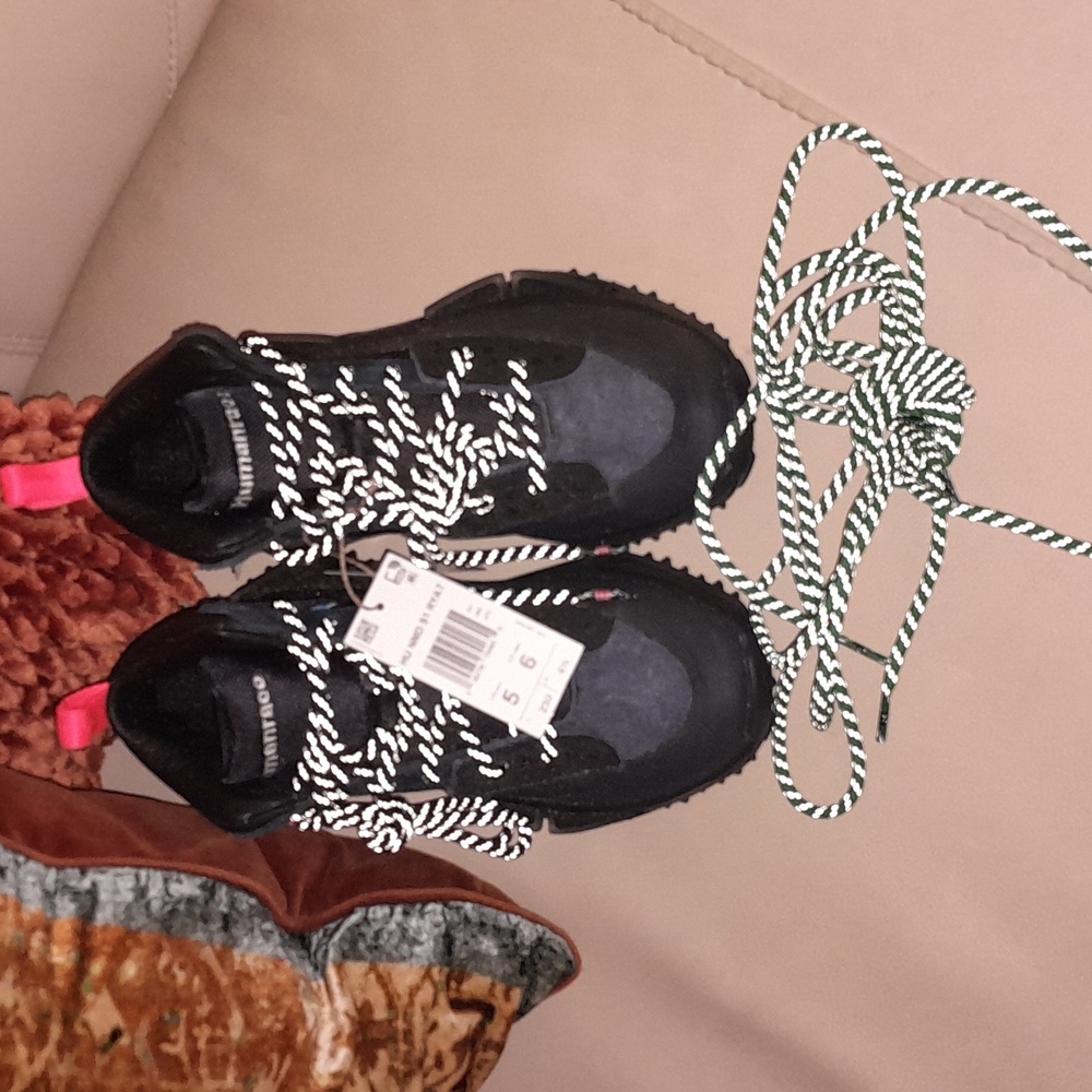 🌺ADIDAS HUMANRACE Sneakers - Picture 3 of 11